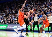 开云体育在线-马刺翻盘雷霆，库里扛起全队