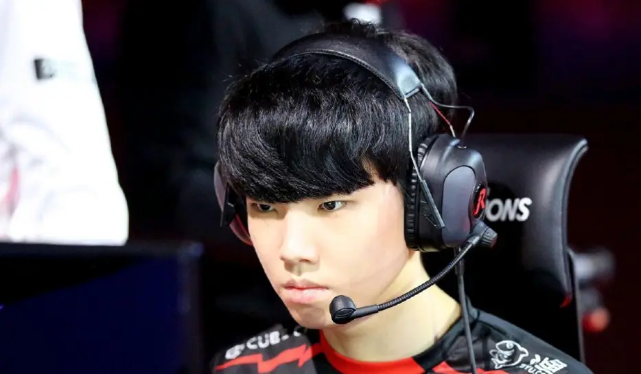 关于MAD翻盘HLE，Tarzan惊艳世界的信息