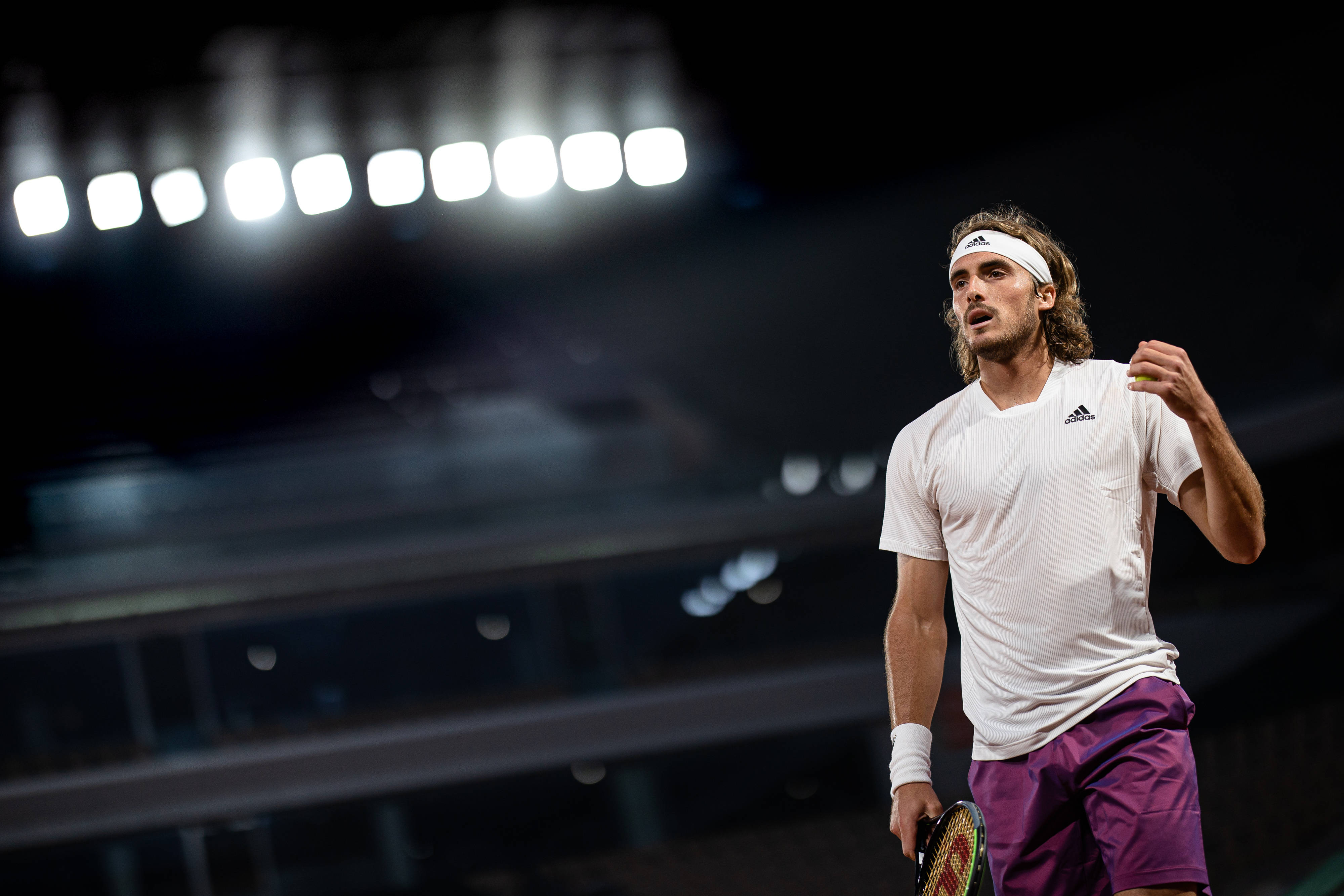 世界网球队逆转法国网球队，西西帕斯制霸全场