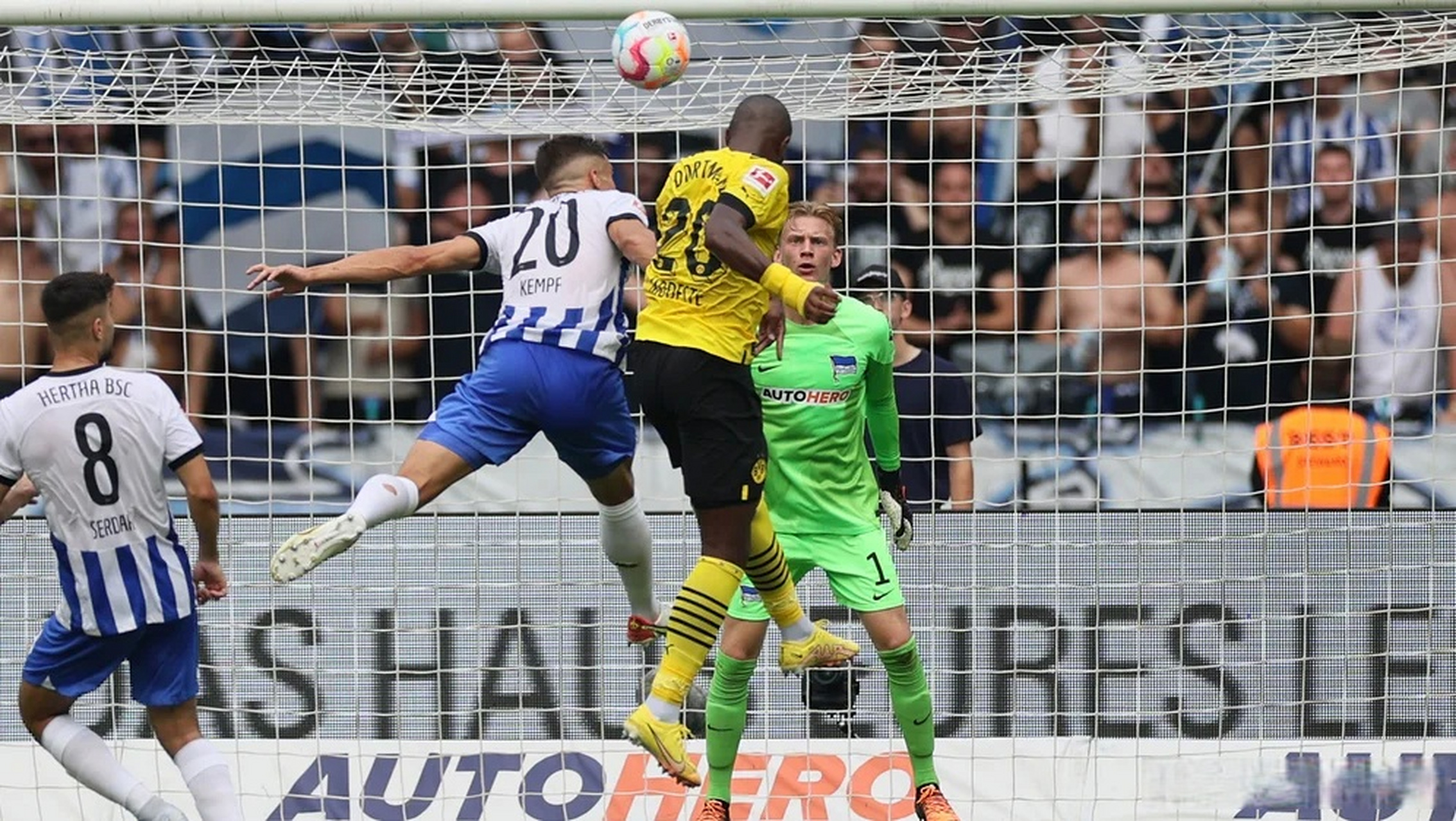 关于柏林赫塔五连胜，稳坐德甲前四的信息