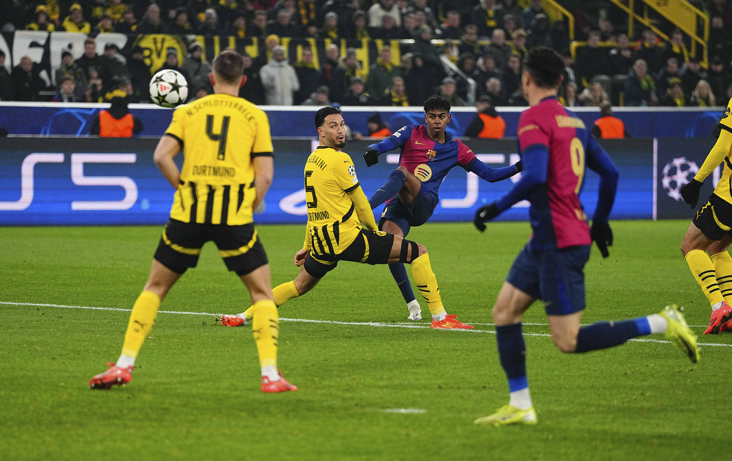 关于欧预赛淘汰赛争夺如火如荼，一触即发的信息