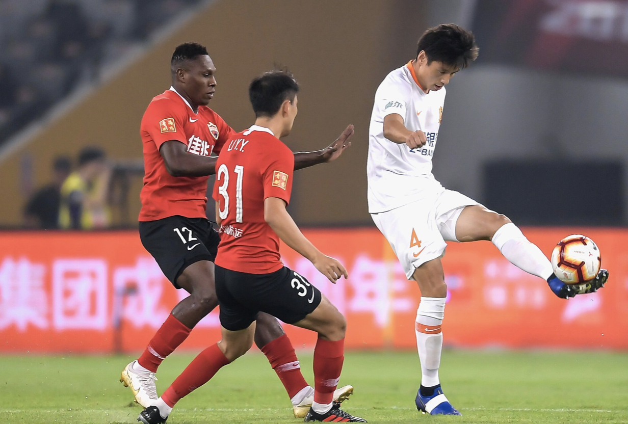 关于青岛黄海屡建功勋,击败天津泰达的信息 关于青岛黄海屡建功勋,击败天津泰达的信息