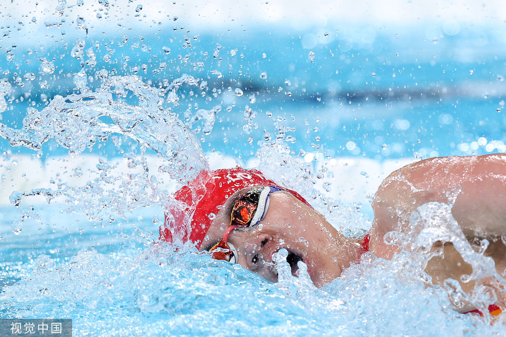 澳大利亚队获得游泳接力项目冠军