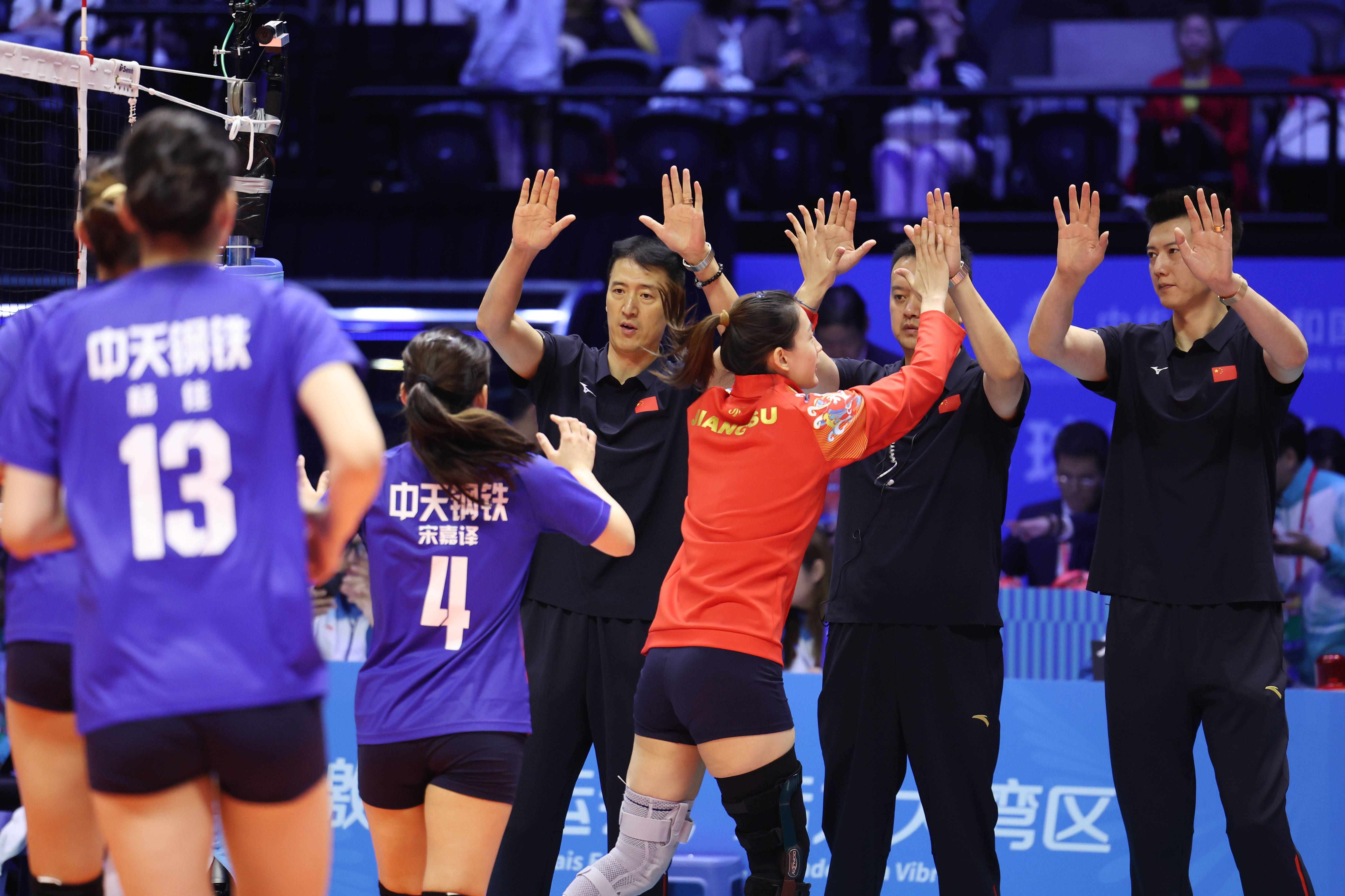 澳大利亚队表现抢眼跻身女子排球四强的简单介绍 澳大利亚队表现抢眼跻身女子排球四强的简单介绍