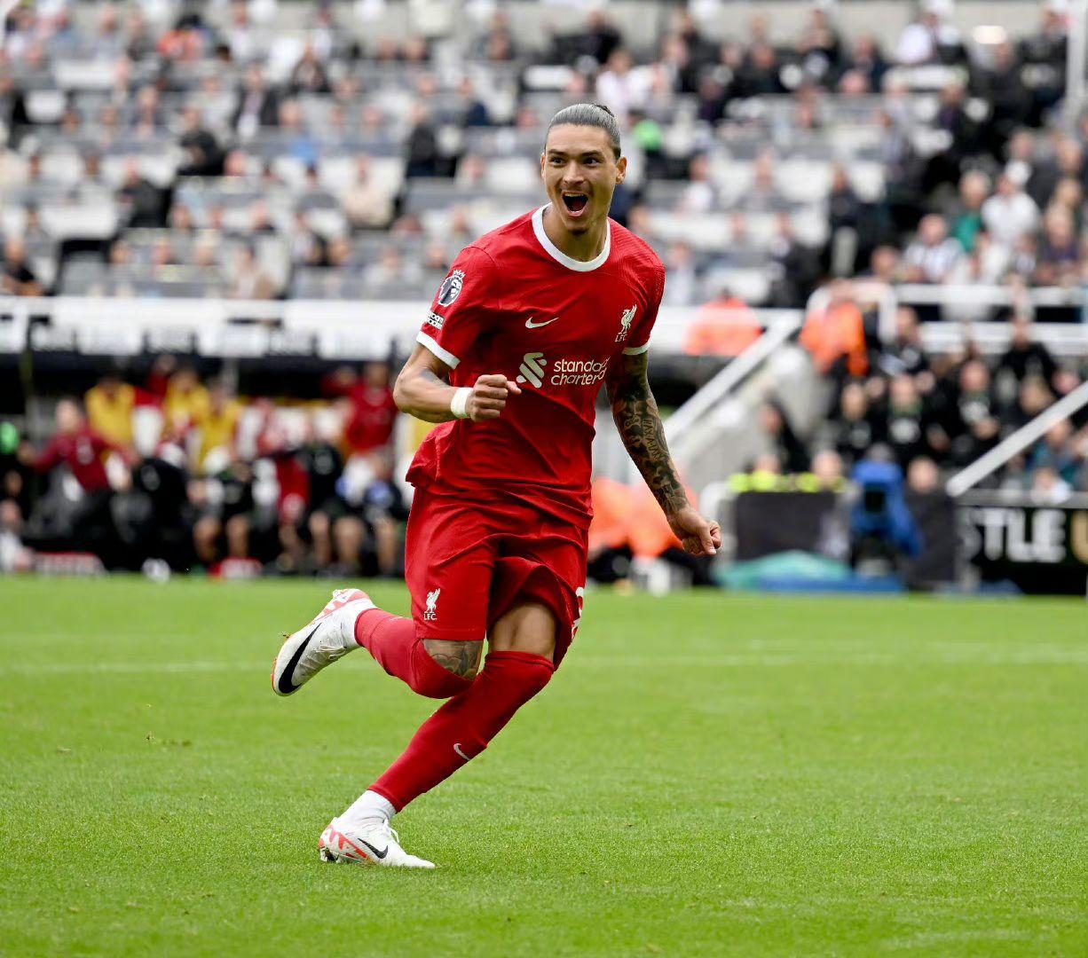 包含甘冈球员表现出色,客场取得胜利创造历史的词条 包含甘冈球员表现出色,客场取得胜利创造历史的词条