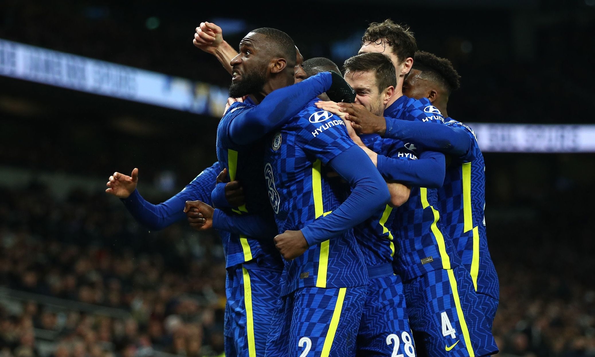 切尔西逆风翻盘,小组出线希望重燃 切尔西逆风翻盘,小组出线希望重燃