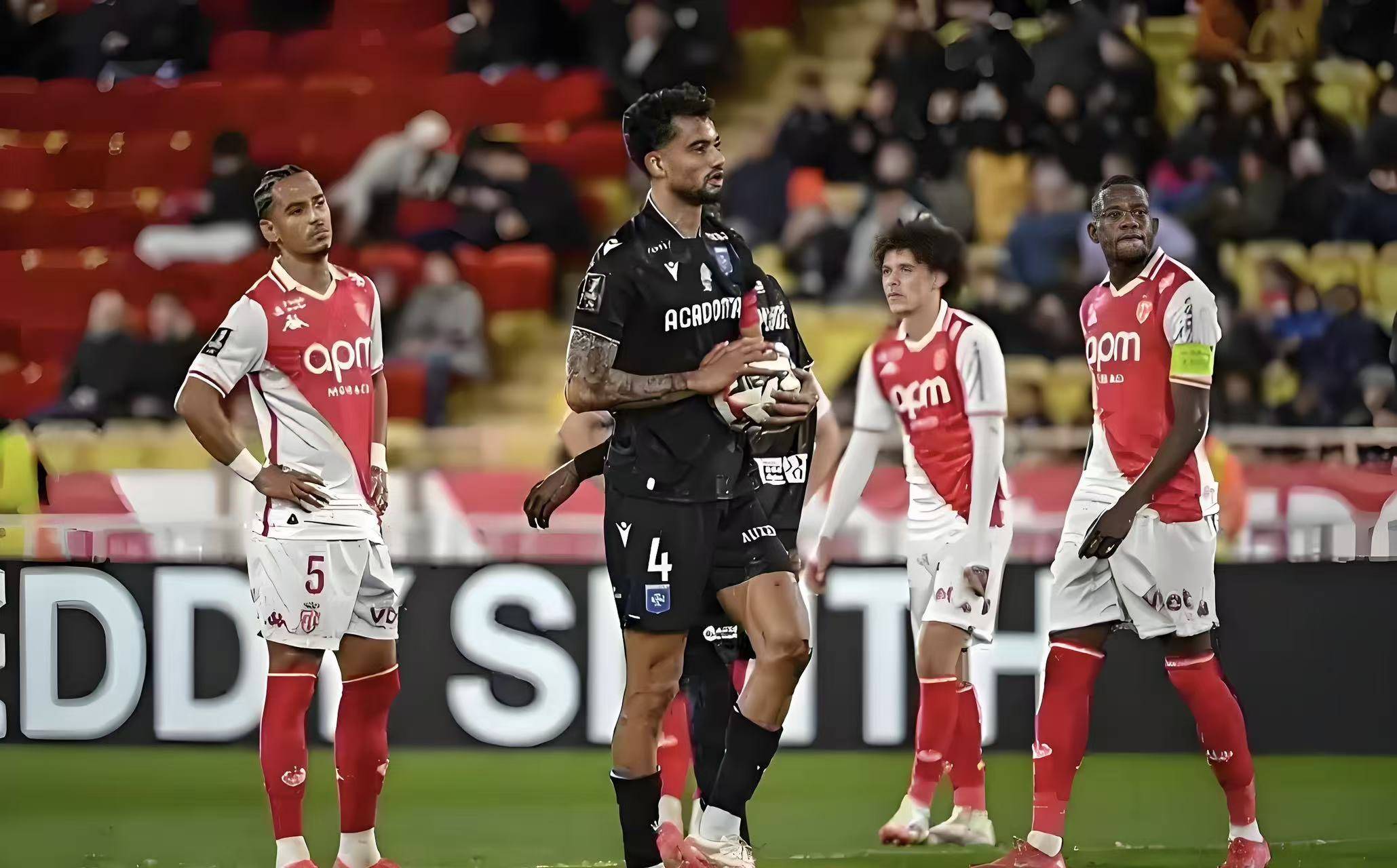 摩纳哥主场大胜,球队士气高涨 摩纳哥主场大胜,球队士气高涨