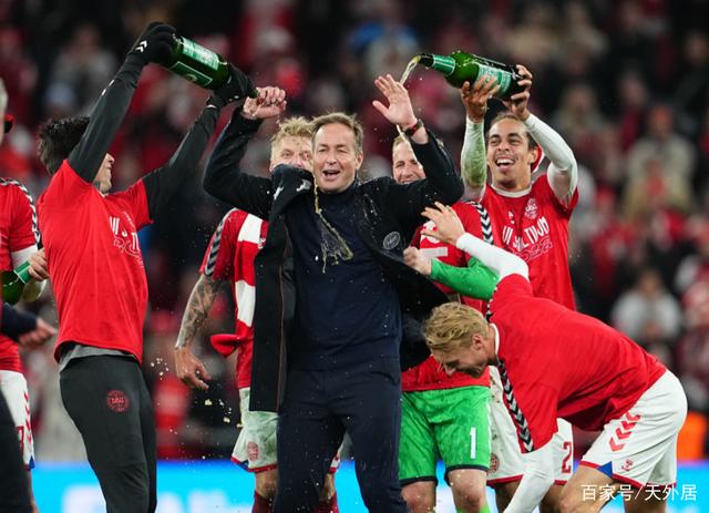 瑞典队翻盘英格兰队,奥恰洛夫点燃赛场的简单介绍 瑞典队翻盘英格兰队,奥恰洛夫点燃赛场的简单介绍