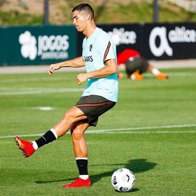 瑞典队险胜葡萄牙队，许昕惊艳四座