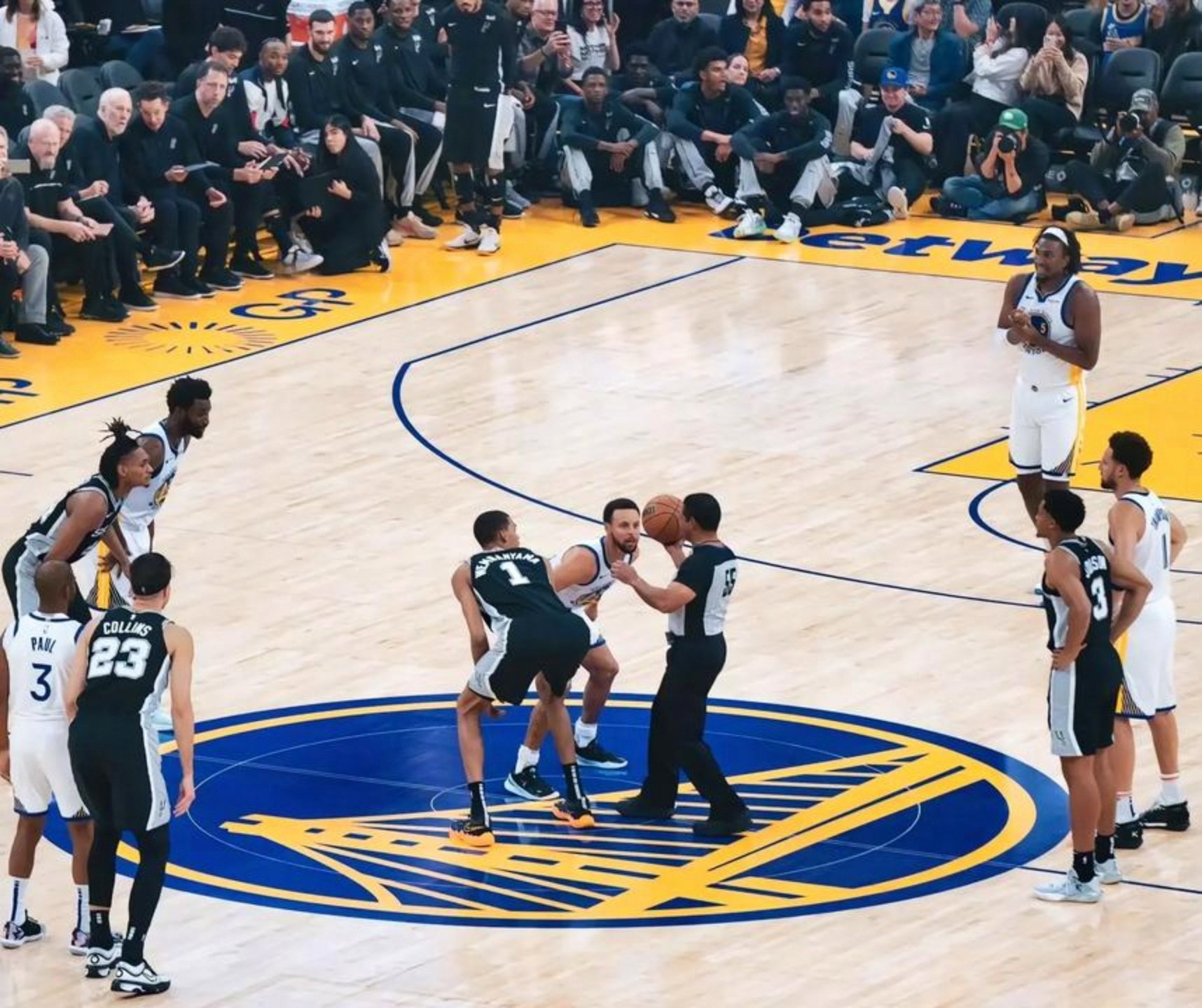 马刺翻盘雷霆，库里扛起全队