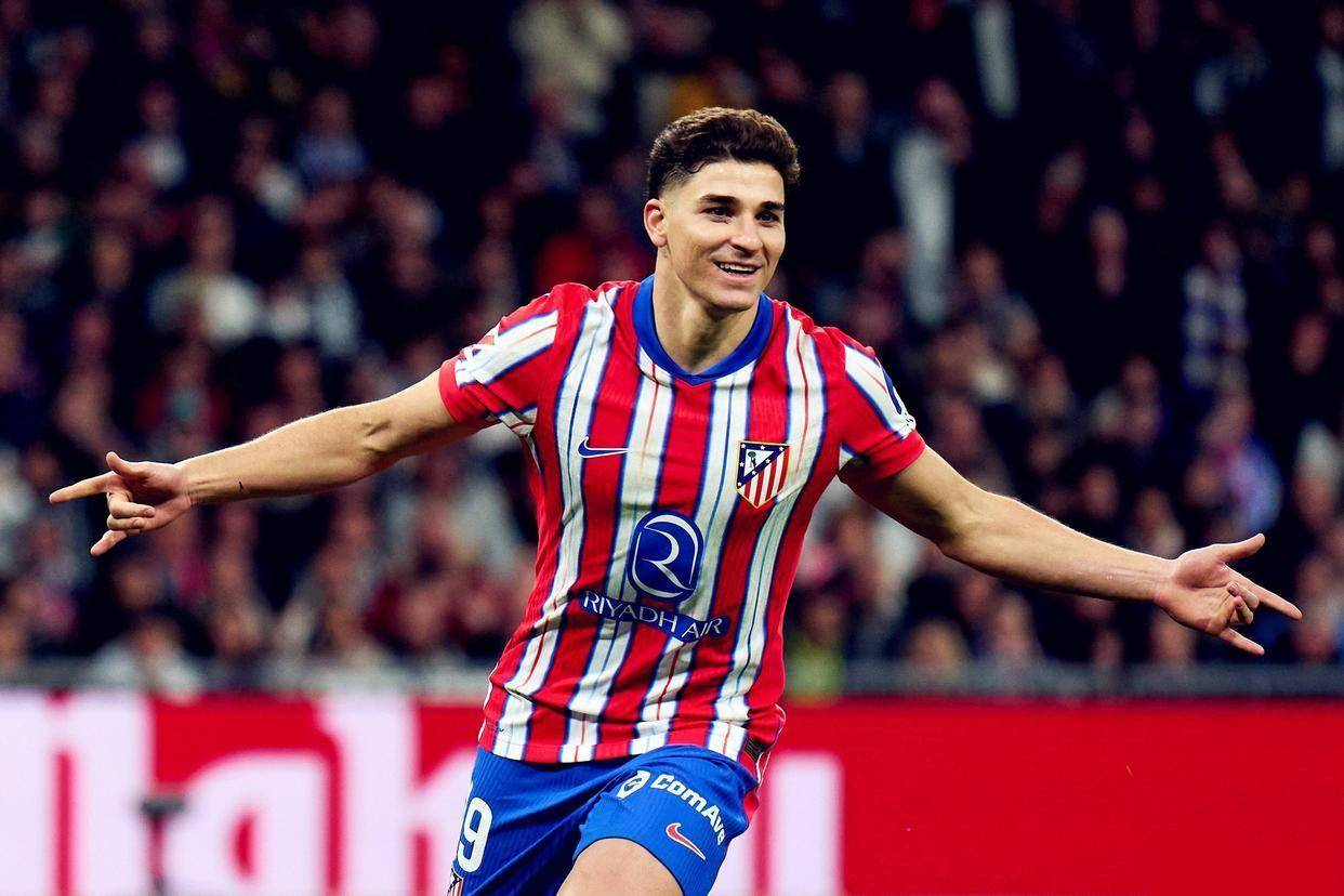 关于土耳其横扫英格兰，阿尔瓦雷斯统治全场的信息