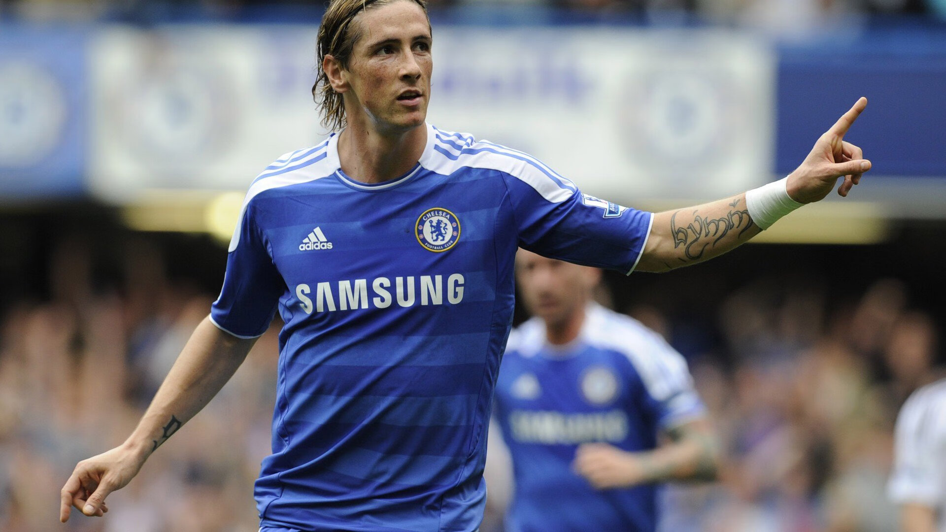 欧冠淘汰赛之夜，班凯罗关键时刻站出来—独一的光芒照亮决胜之路